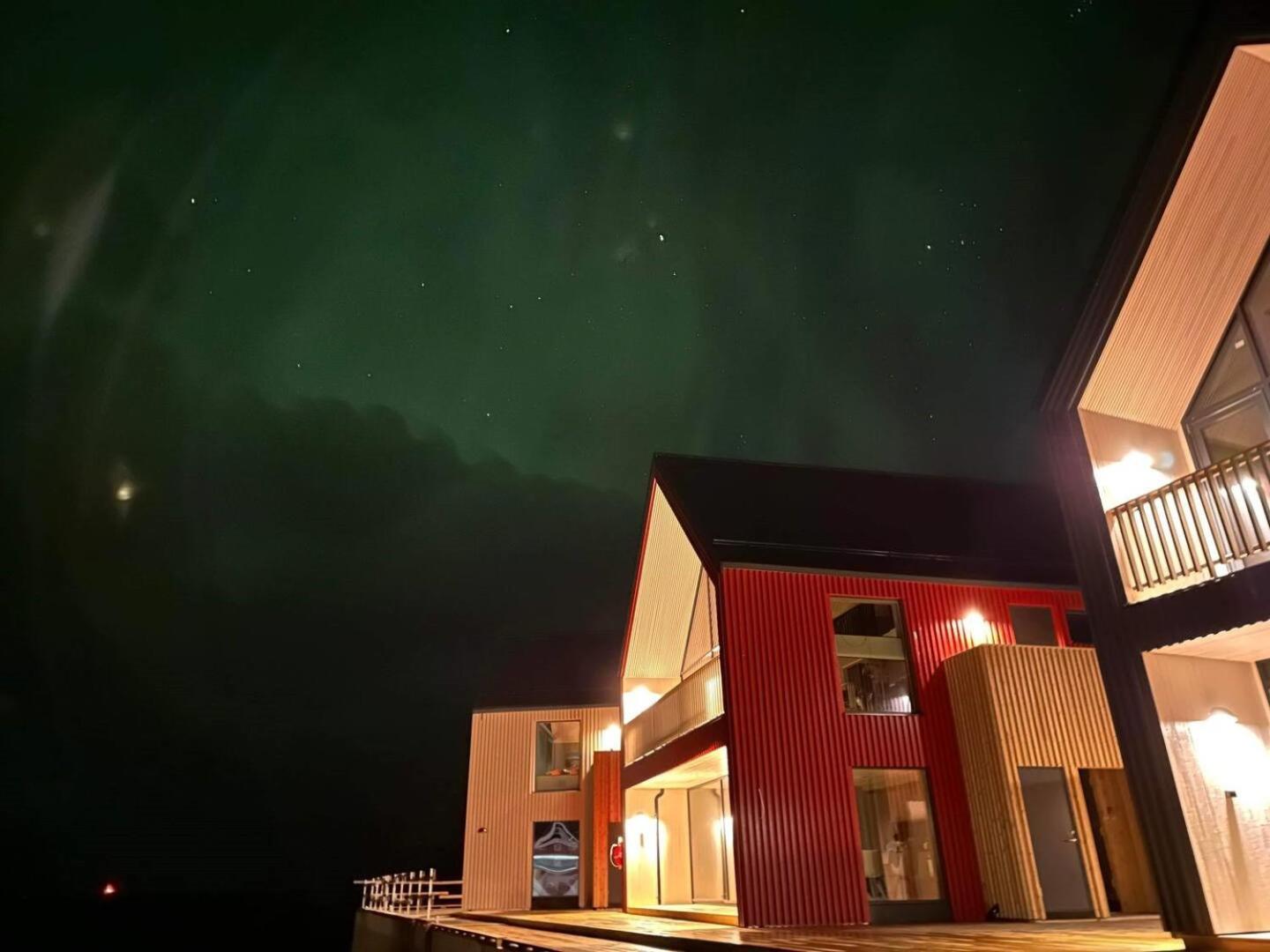 Stor Moderne Leilighet I Henningsvaer, 70 Kvm 外观 照片