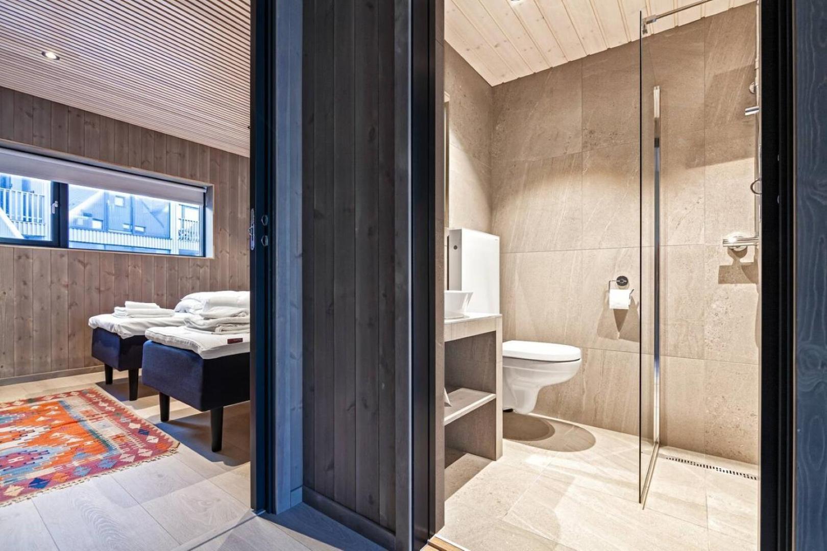 Stor Moderne Leilighet I Henningsvaer, 70 Kvm 外观 照片