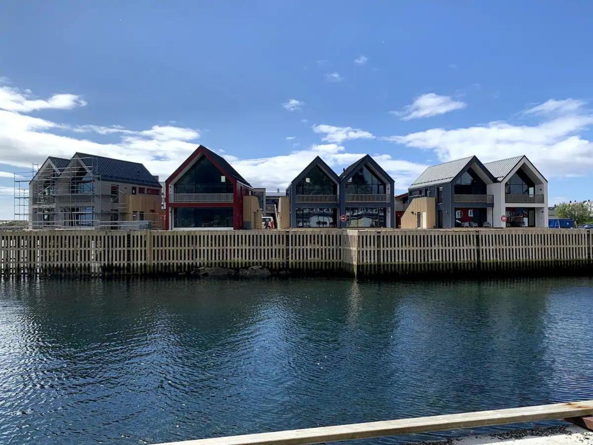 Stor Moderne Leilighet I Henningsvaer, 70 Kvm 外观 照片