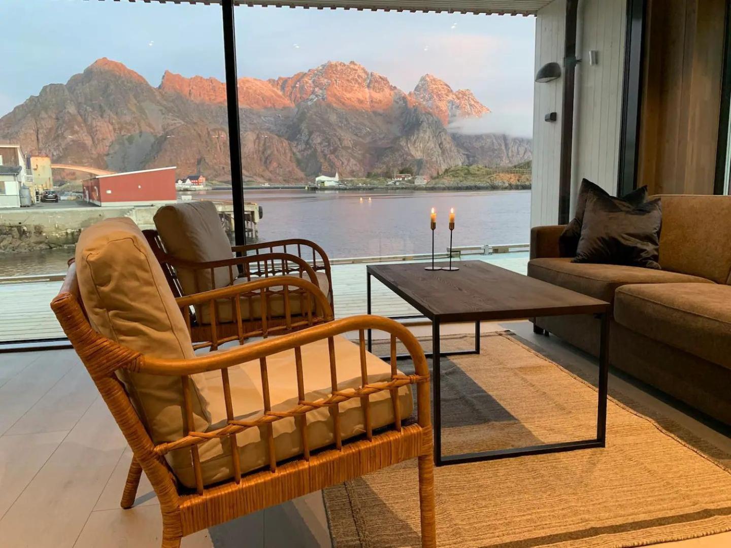 Stor Moderne Leilighet I Henningsvaer, 70 Kvm 外观 照片