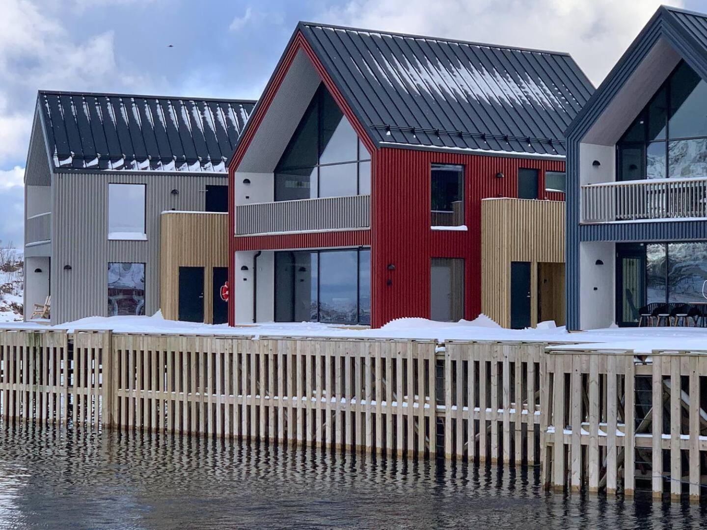 Stor Moderne Leilighet I Henningsvaer, 70 Kvm 外观 照片